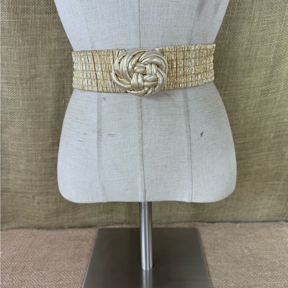 Vintage women’s brand GoodHeart , wide gold metallic stretch belt size S-M 27-32 - Picture 10 of 13